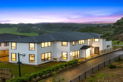 Photo of property in 25 Henriette Place, Totara Park, Auckland, 2105