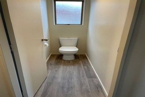 Photo of property in 15 Fiona Grove, Karori, Wellington, 6012