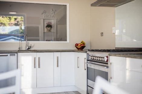 Photo of property in 20 Freemans Way, Pinehaven, Upper Hutt, 5019