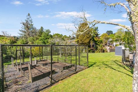 Photo of property in 18 Grassmere Road, Henderson Valley, Auckland, 0612