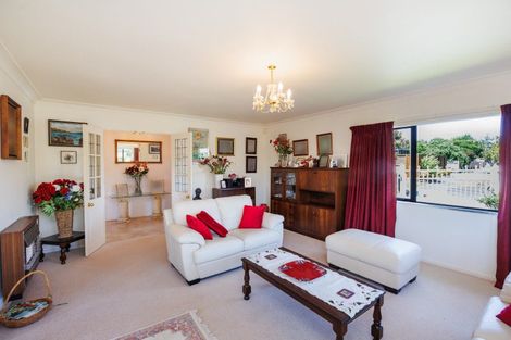 Photo of property in 7 Jasmine Place, Fitzherbert, Palmerston North, 4410