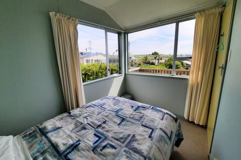 Photo of property in 3 Esplanade, Kaka Point, 9271