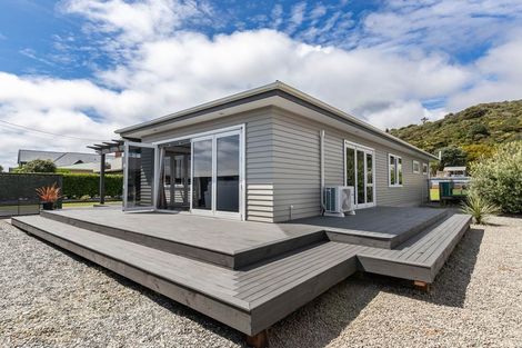 Photo of property in 187 Main South Road, Karoro, Greymouth, 7805