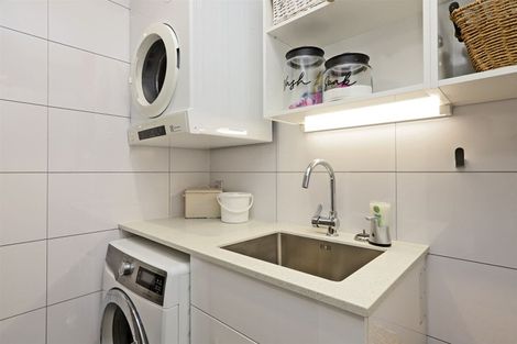 Photo of property in 322 Karaitiana Street, Frimley, Hastings, 4120