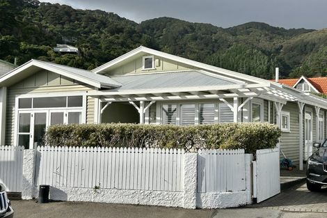 Photo of property in 13 Marine Parade, Eastbourne, Lower Hutt, 5013