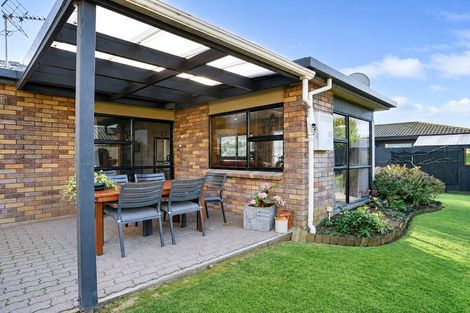 Photo of property in 67 Bowen Street, Cambridge, 3434