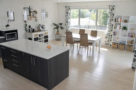 Photo of property in 25a Alexander Avenue, Torbay, Auckland, 0630