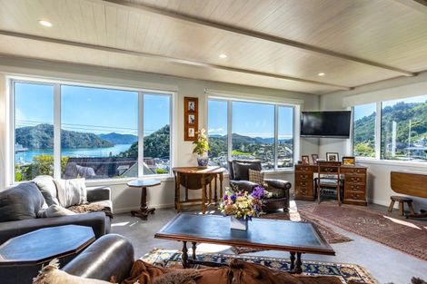 Photo of property in 3 Russell Street, Picton, 7220