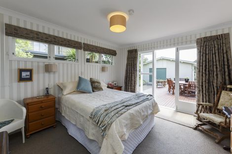 Photo of property in 2 Williams Terrace, Fitzherbert, Palmerston North, 4410