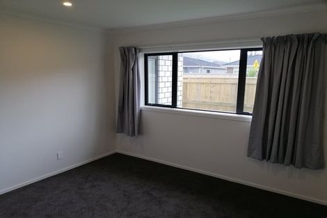 Photo of property in 28 Manor Park Road, Manor Park, Lower Hutt, 5019