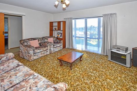 Photo of property in 10 Edinburgh Avenue, Rosehill, Papakura, 2113