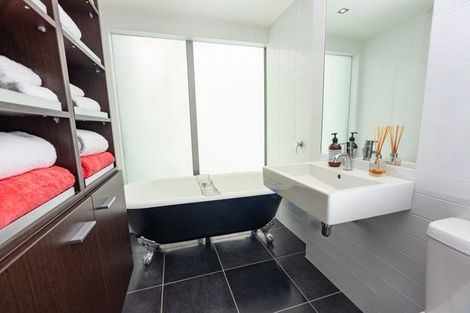 Photo of property in Aqua, 7/74 Oriental Parade, Oriental Bay, Wellington, 6011