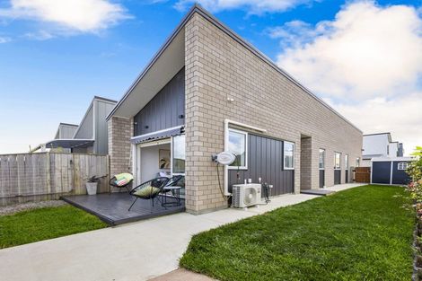 Photo of property in 129 Tarapuka Road, Westgate, Auckland, 0814