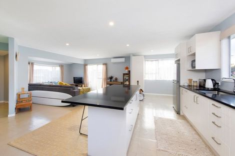 Photo of property in 120 Hillcrest Road, Papatoetoe, Auckland, 2025