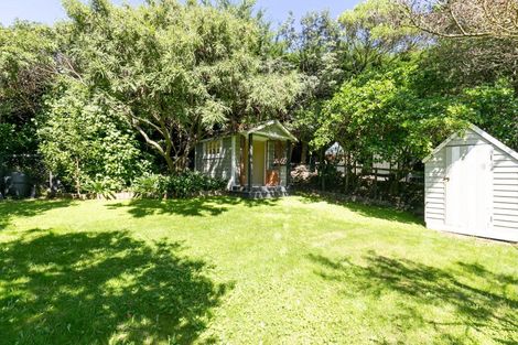 Photo of property in 71 Severn Street, Island Bay, Wellington, 6023