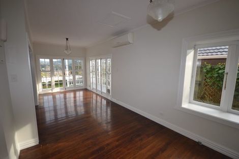 Photo of property in 43 Trelissick Crescent, Ngaio, Wellington, 6035