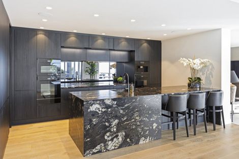 Photo of property in 15 Omeo Crescent, Redcliffs, Christchurch, 8081