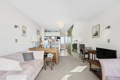 Photo of property in 19/4 Claremont Grove, Mount Victoria, Wellington, 6011