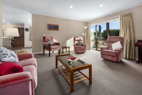 Photo of property in 10 Paparoa Crescent, Aotea, Porirua, 5024