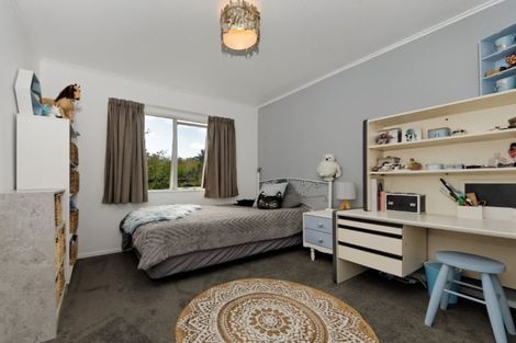 Photo of property in 14 Aldern Road, Massey, Auckland, 0614