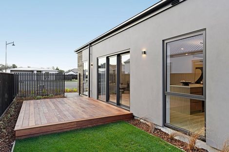 Photo of property in 21 Greystone Close, Halswell, 8025