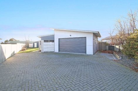 Photo of property in 14 Brompton Close, Richmond Heights, Taupo, 3330