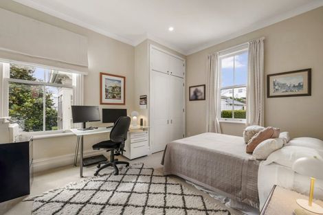 Photo of property in 33 Grove Road, Kelburn, Wellington, 6012