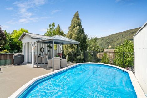 Photo of property in 30 Main Road, Havelock, 7100