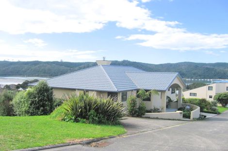 Photo of property in 154 Tirohanga Drive, Whangamata, 3620