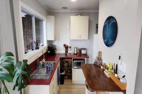 Photo of property in 98/98a Glenpark Avenue, Frankleigh Park, New Plymouth, 4310