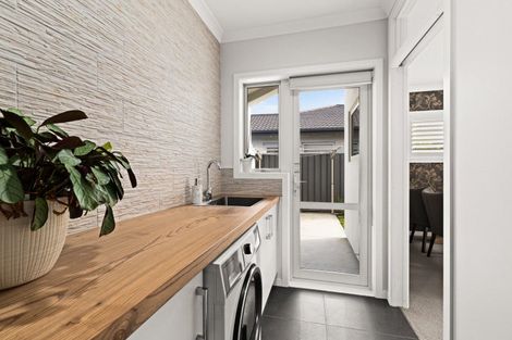 Photo of property in 11 Aoraki Road, Poraiti, Napier, 4112