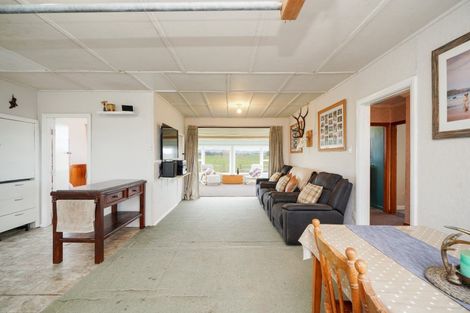 Photo of property in 565 Otautau Wreys Bush Road, Waikoura, Otautau, 9689