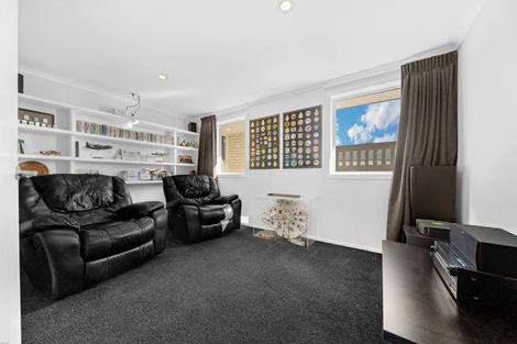 Photo of property in 15 Malbec Place, Huapai, Kumeu, 0810