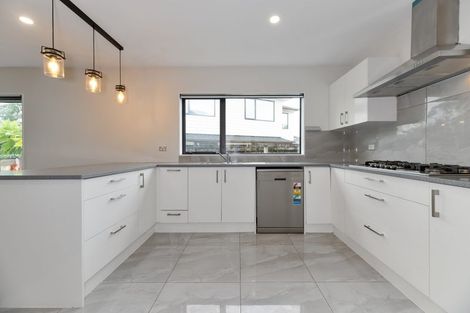 Photo of property in 18b Riverpark Crescent, Henderson, Auckland, 0610