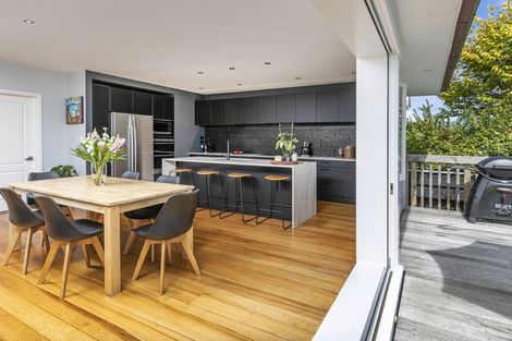 Photo of property in 1 Hanlon Crescent, Narrow Neck, Auckland, 0624