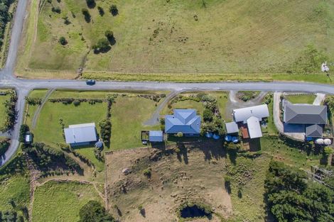 Photo of property in 59 Spicer Road, Cable Bay, 0420