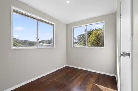 Photo of property in 2 Cornwall Crescent, Cannons Creek, Porirua, 5024