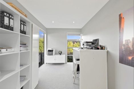 Photo of property in 73 Oregon Drive, Kelvin Heights, Queenstown, 9300