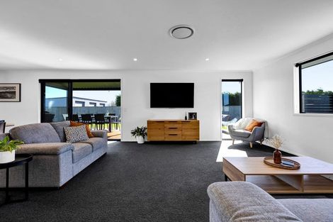 Photo of property in 38 County Drive, Hawera, 4610