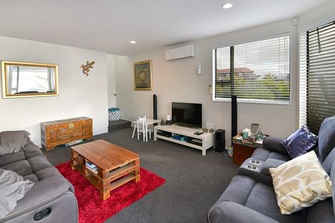 Photo of property in 68a Vipond Road, Stanmore Bay, Whangaparaoa, 0932