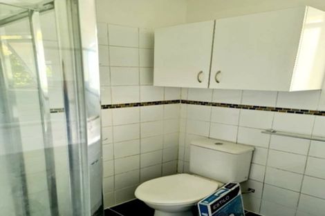 Photo of property in 15 Noeleen Street, Glenfield, Auckland, 0629