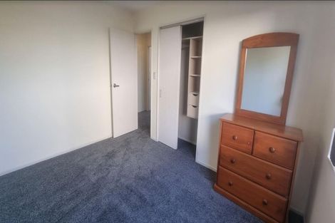 Photo of property in 28 Catlins Place, Fairview Heights, Auckland, 0632