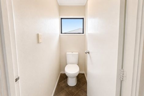 Photo of property in 2/25 Melleray Place, Randwick Park, Auckland, 2105