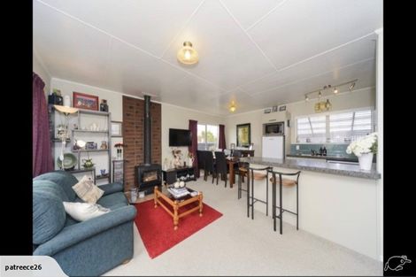 Photo of property in 35 Peter Hall Drive, Kelvin Grove, Palmerston North, 4414