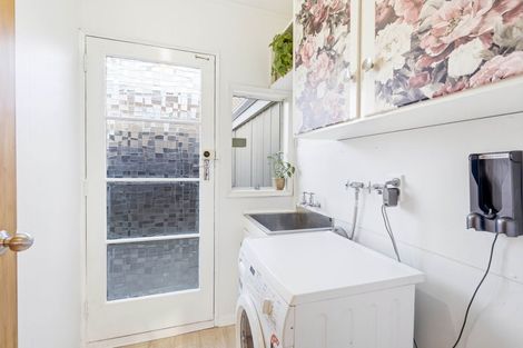Photo of property in 2/2 Lomax Place, Islington, Christchurch, 8042