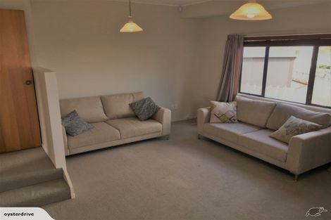 Photo of property in 1/6 Grenadine Place, Unsworth Heights, Auckland, 0632