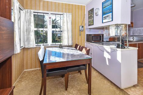 Photo of property in 10 Edinburgh Avenue, Rosehill, Papakura, 2113