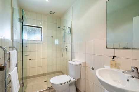 Photo of property in 20 Robin Lane, Browns Bay, Auckland, 0630