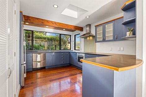 Photo of property in 92 Cannon Hill Crescent, Mount Pleasant, Christchurch, 8081