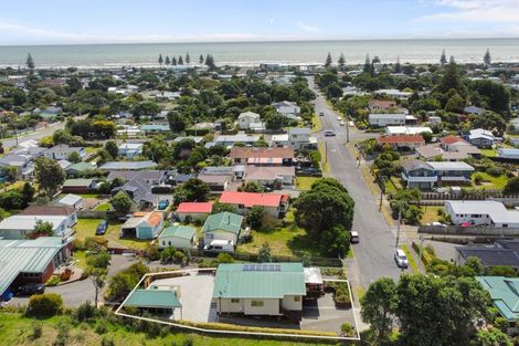 Photo of property in 55 Toi Street, Otaki Beach, Otaki, 5512